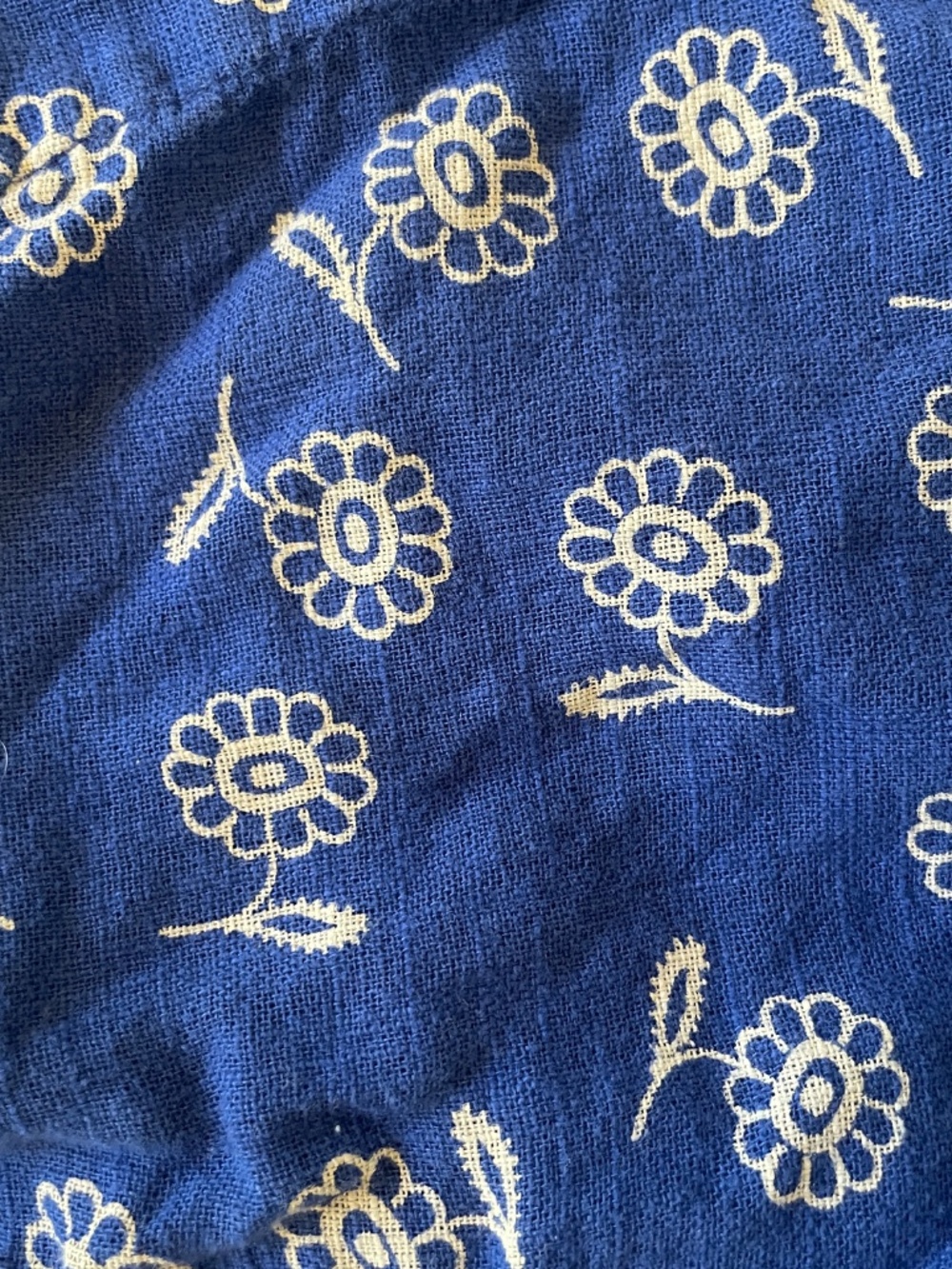 Toad&Co Camp Cove shirt in floral blue - Picture 3 of 5